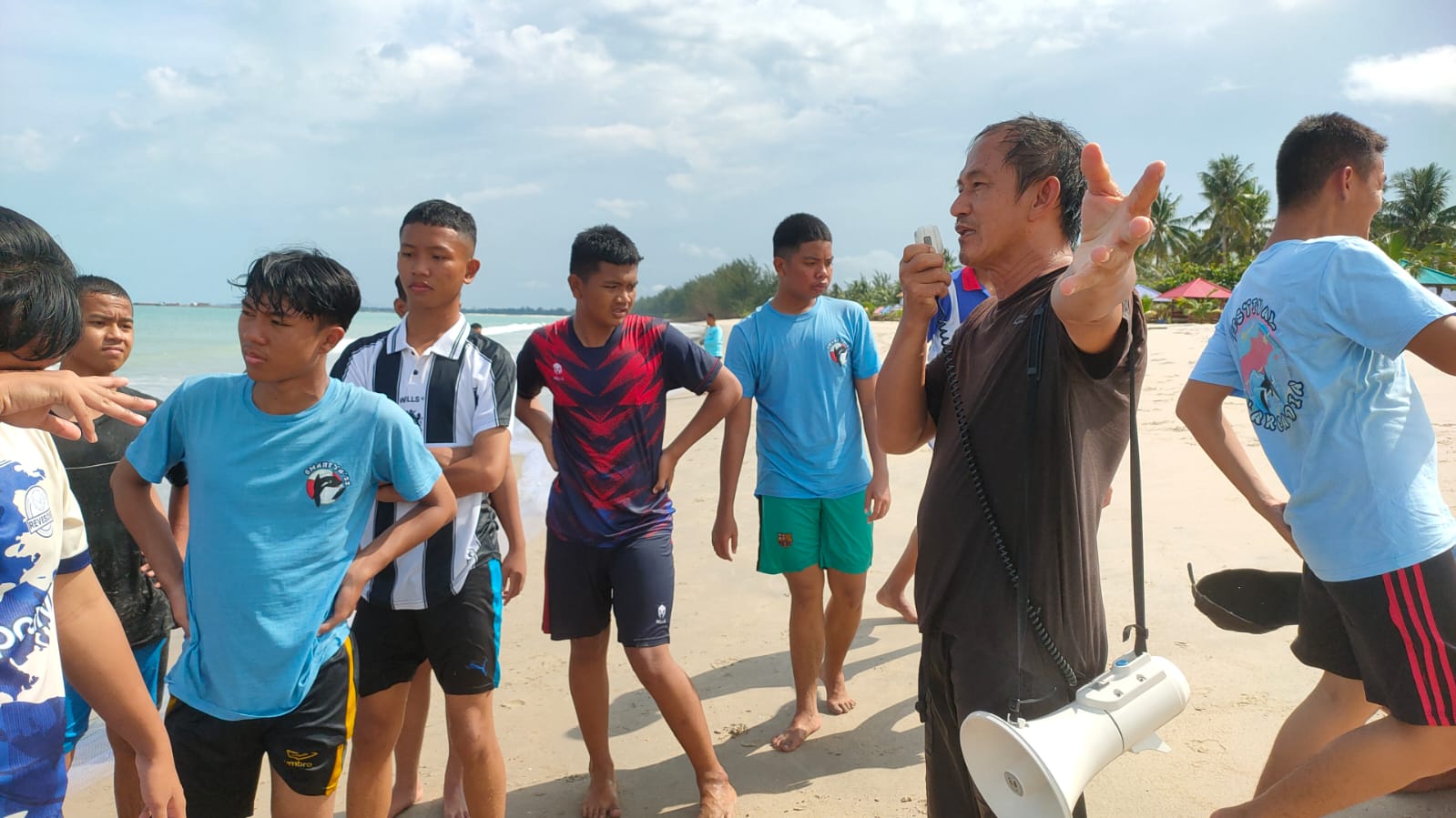 kunjungan  Pantai Tuing