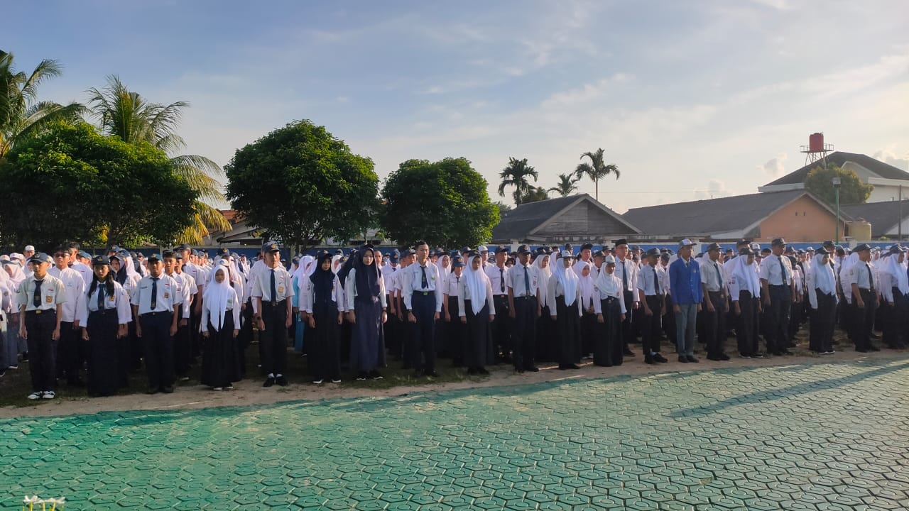 HARI PERTAMA MASUK SEKOLAH