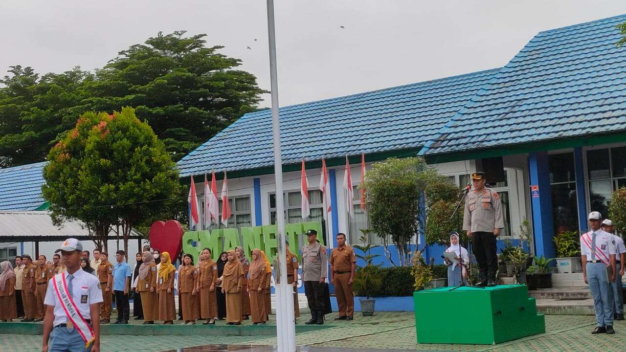 Upacara Bendera "Anti Geng Motor"