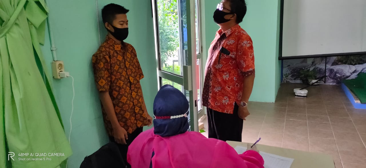 scan Kesehatan Warga Sekolah