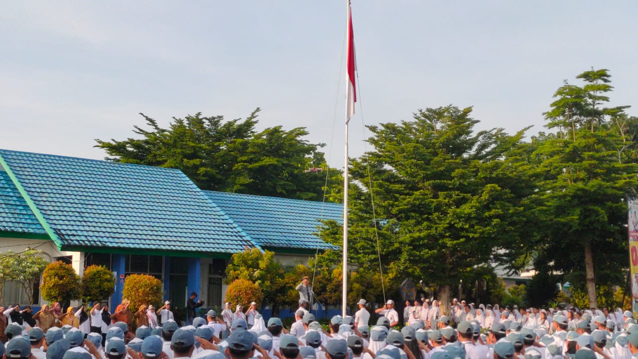 Upacara Bendera angkatan kelas 12