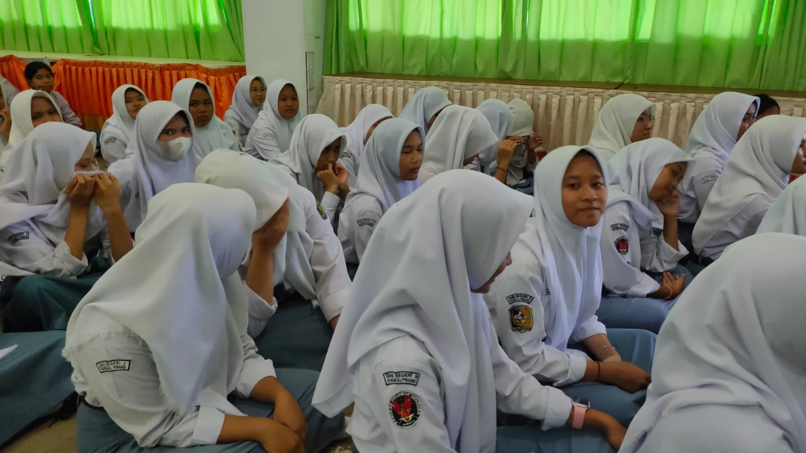 Sosialisasi pembinaan dan pengembangan, wawasan tentang narkoba, kenakalan remaja dan masalah lain yang berkaitan dengan hukum