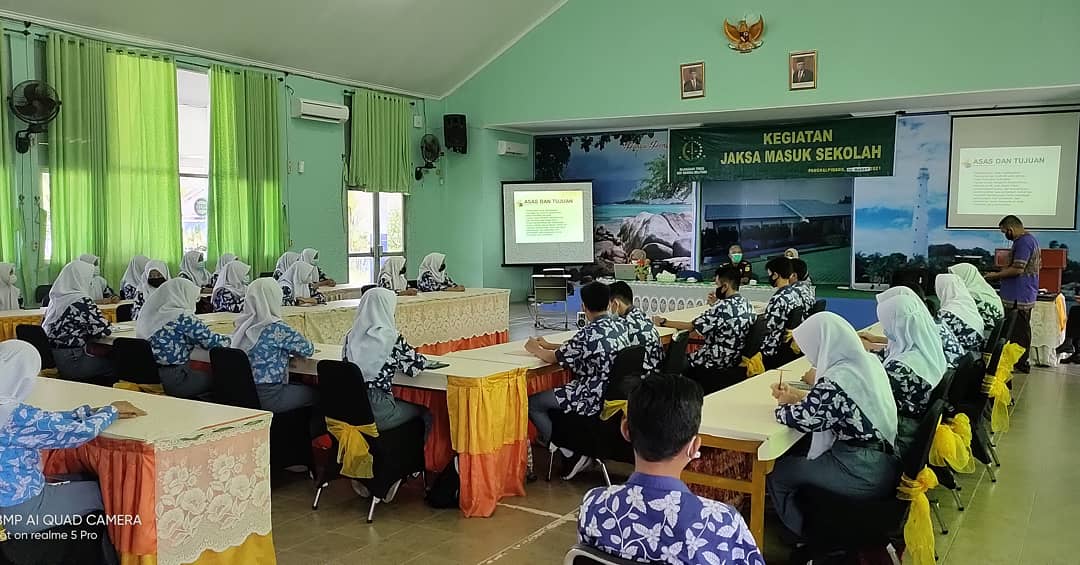 Jaksa Masuk Sekolah