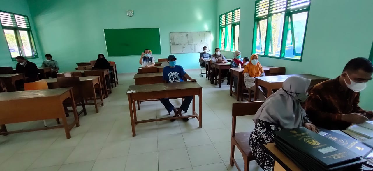 Pembagian raport Semester Genap 2021