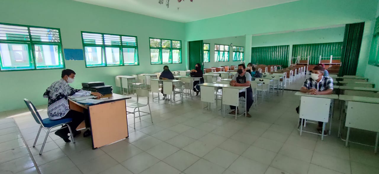 Pembagian raport Semester Genap 2021