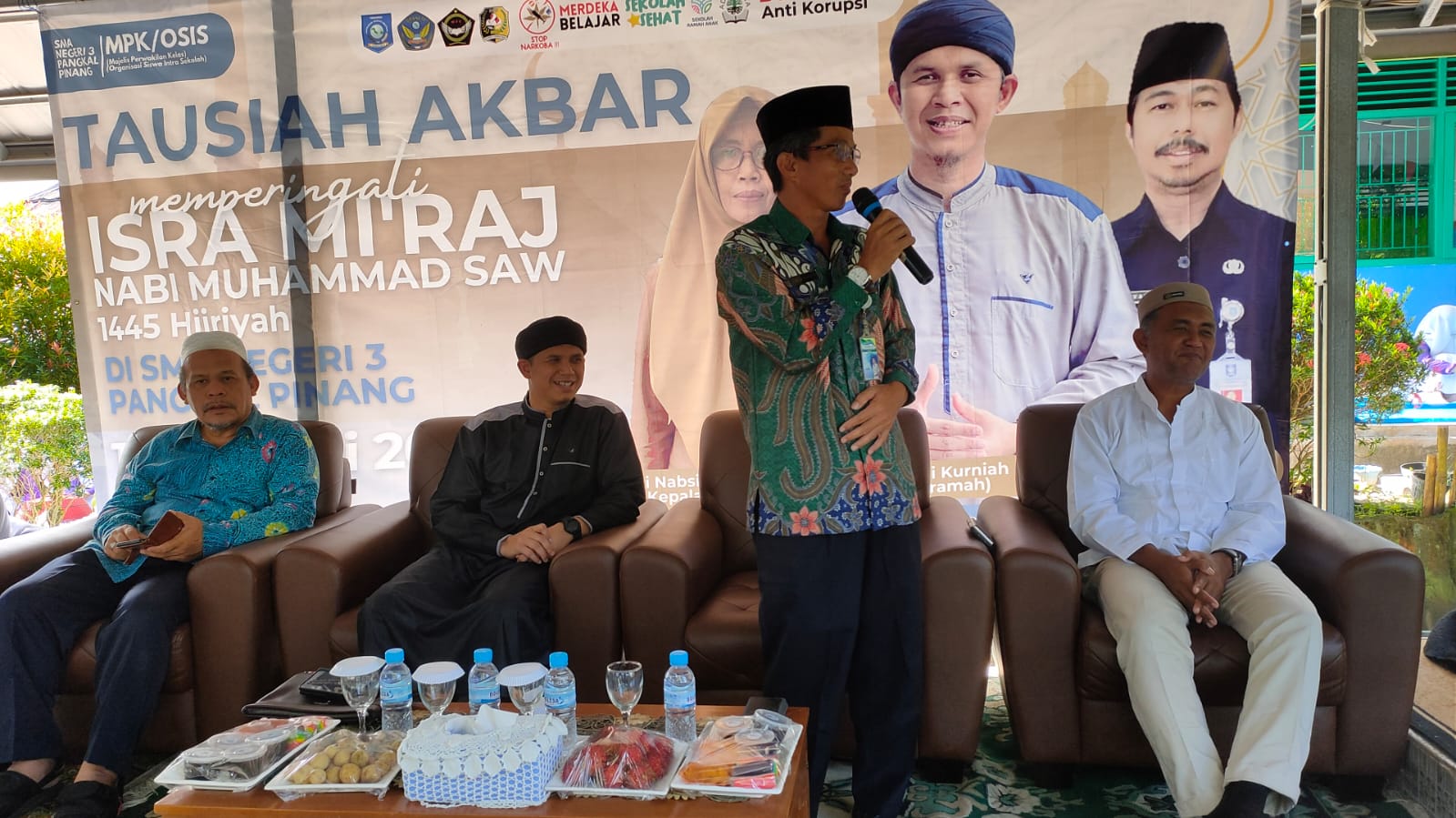 "Nganggong": peringatan Isra' Mi'raj 2024