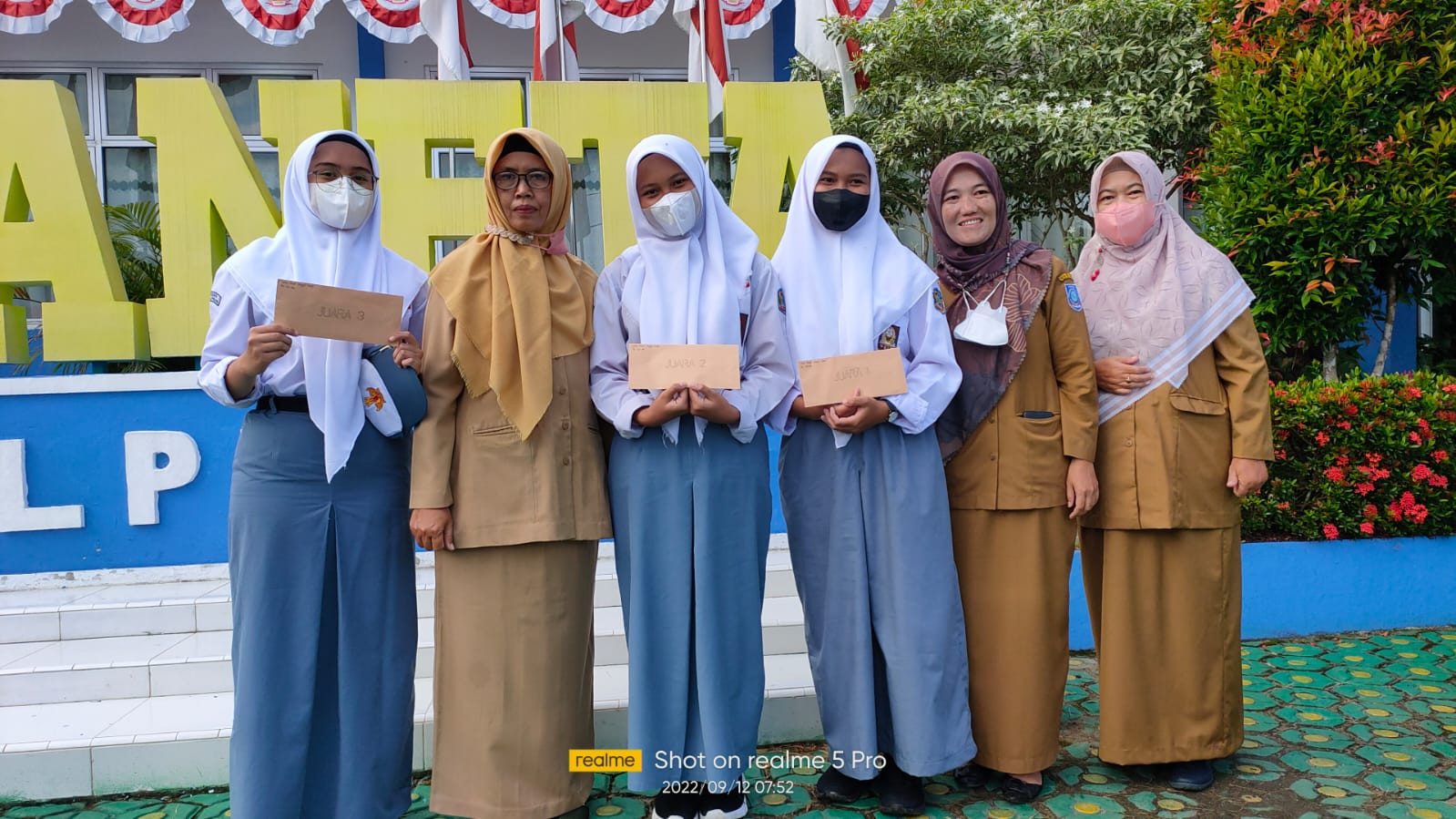 Pembagian hadiah HUT SMANETA lomba Internal