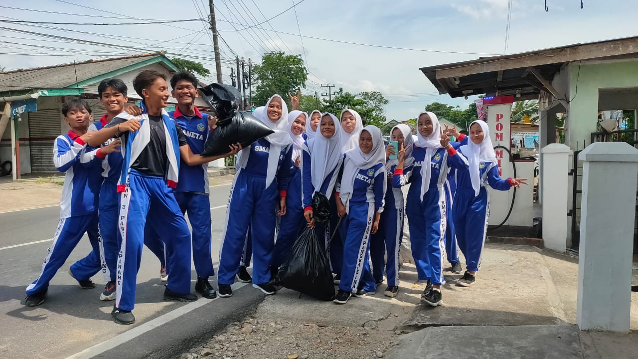 kerja bakti d luar lingkungan Sekolah