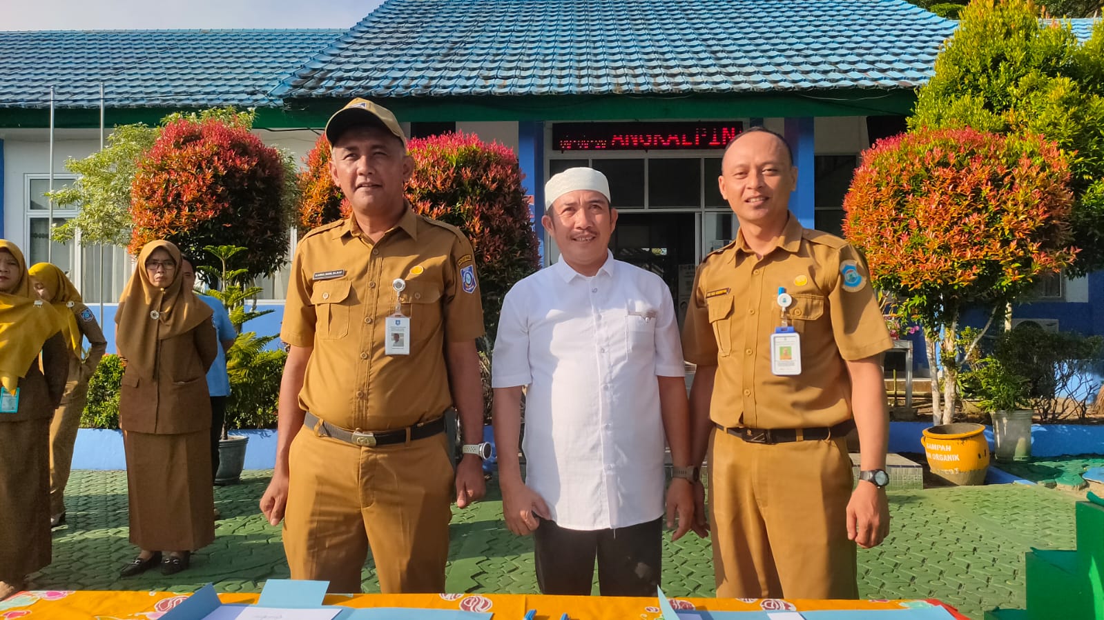 HARI PERTAMA MASUK SEKOLAH