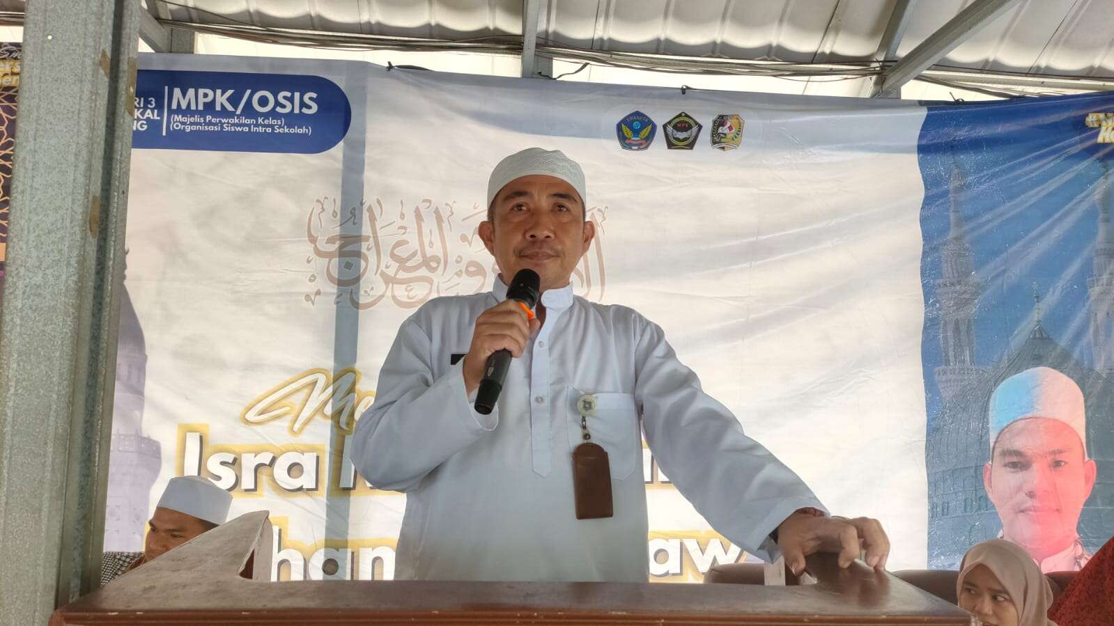 nganggong Isra' mi'raj nabi Muhammad SAW