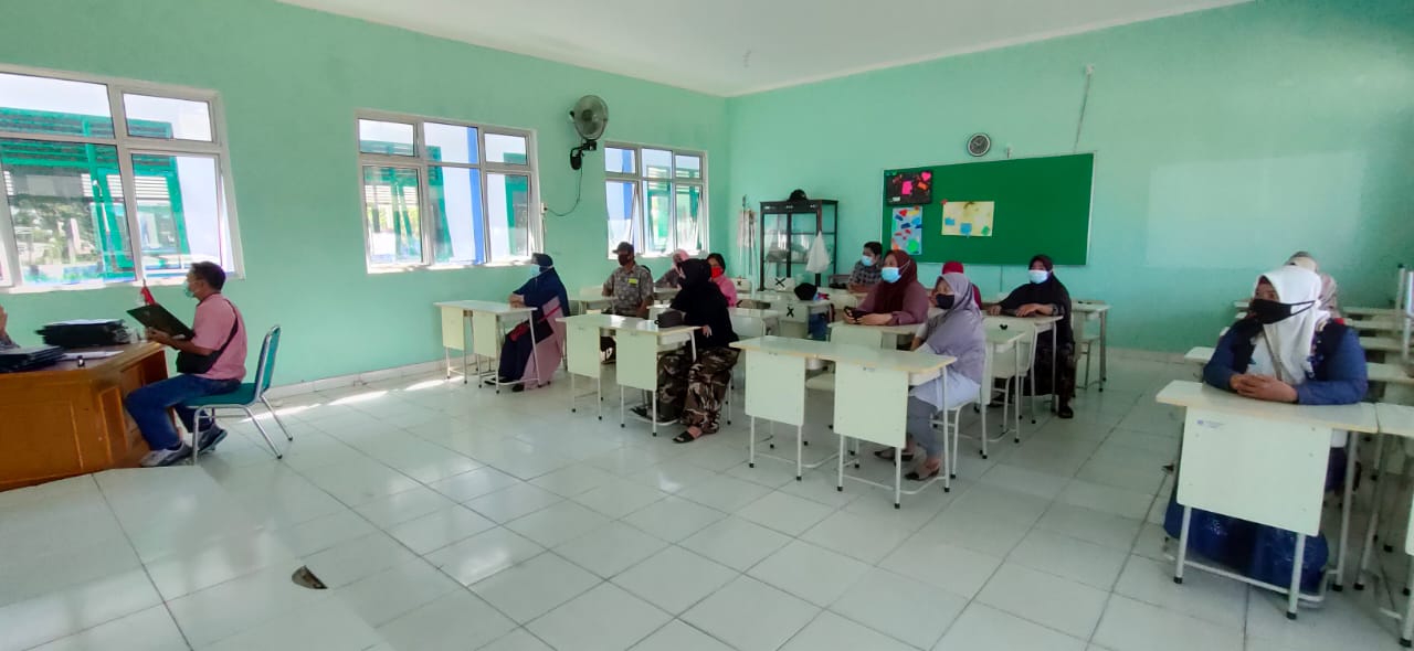 Pembagian raport Semester Genap 2021