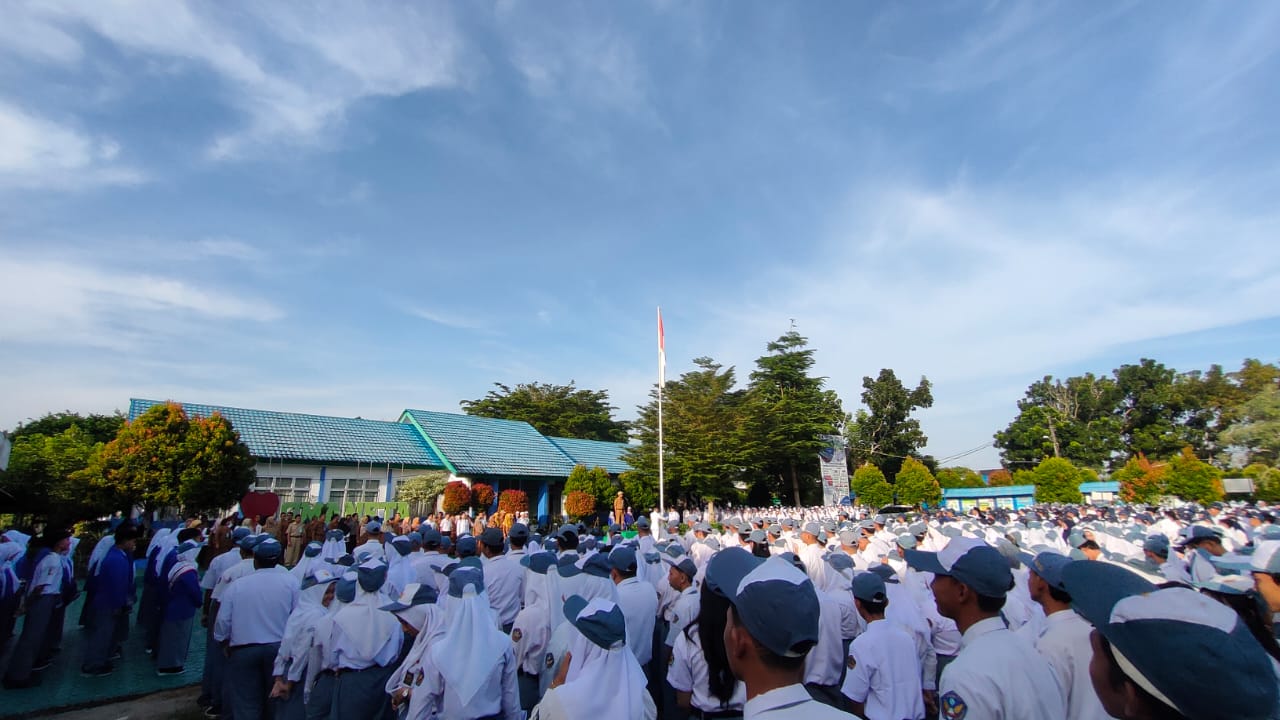 HARI PERTAMA MASUK SEKOLAH